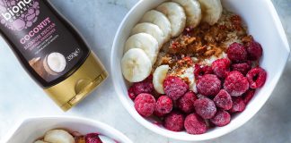 Möndluhafragrautur með berjum og banana