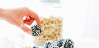 Matcha og kakó orkuboltar